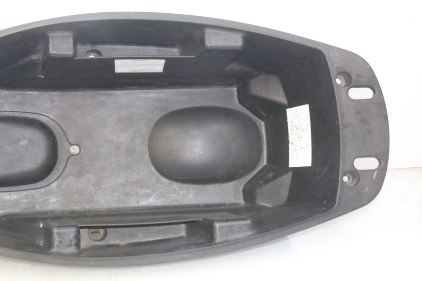 photo de KUFER POD SIEDZENIEM TGB X-MOTION XMOTION 125 (2008 - 2014) - Zoom stanu zużycia