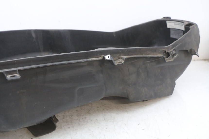 photo de KUFER POD SIEDZENIEM PIAGGIO X10 125 (2012 - 2017) - Punkty mocowania