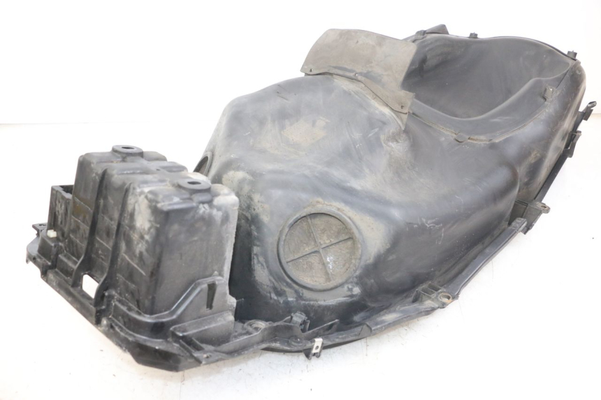 photo de KUFER POD SIEDZENIEM PIAGGIO X10 125 (2012 - 2017) - Szczegół części