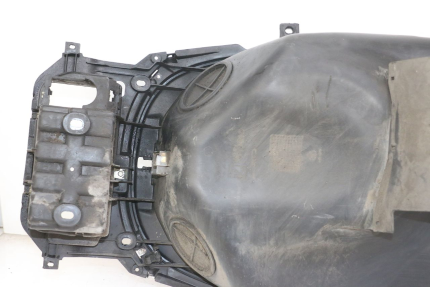 photo de KUFER POD SIEDZENIEM PIAGGIO X10 125 (2012 - 2017) - Inny kąt widzenia