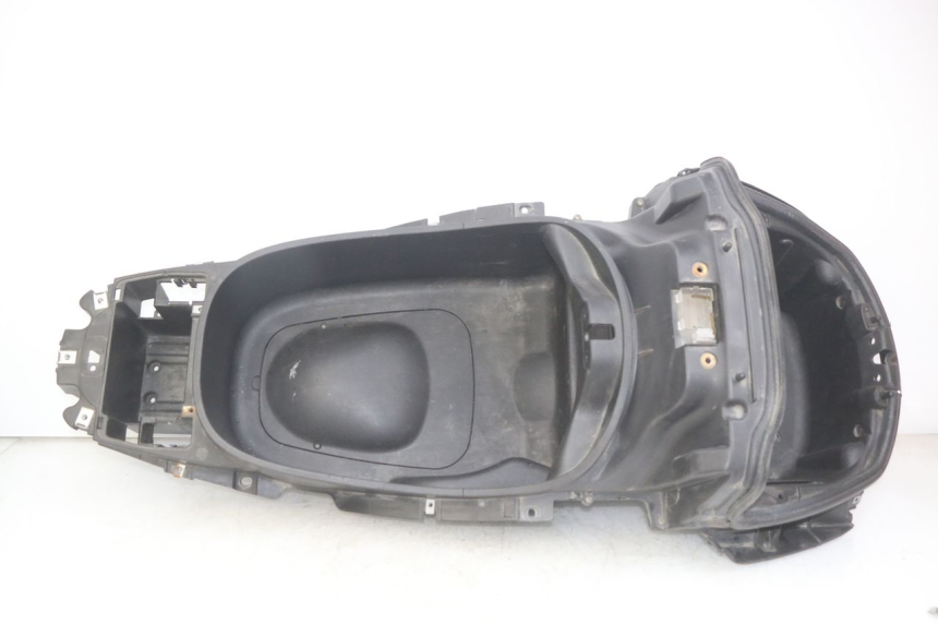 photo de KUFER POD SIEDZENIEM PIAGGIO X8 125 (2004 - 2007) - Widok główny