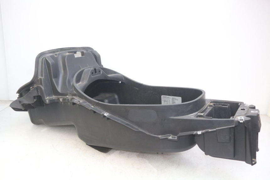 photo de KUFER POD SIEDZENIEM PIAGGIO X8 125 (2004 - 2007) - Inny kąt widzenia