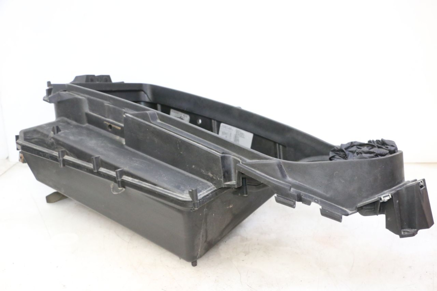 photo de KUFER POD SIEDZENIEM PIAGGIO X9 EVOLUTION 125 (2003 - 2007) - Inny kąt widzenia