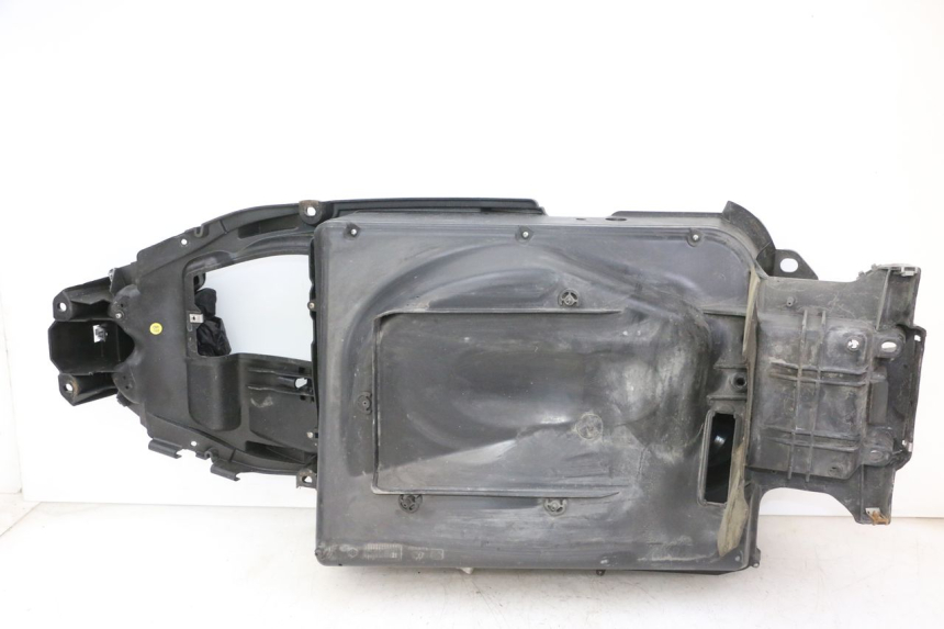 photo de KUFER POD SIEDZENIEM PIAGGIO X9 EVOLUTION 125 (2003 - 2007) - Oznaczenia i referencje