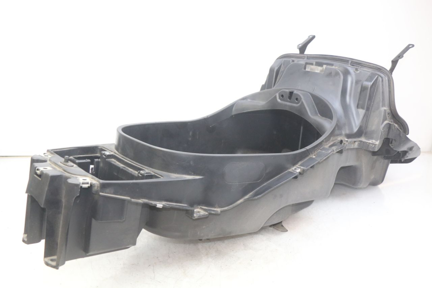 photo de KUFER POD SIEDZENIEM PIAGGIO XEVO - X EVO 125 (2007 - 2017) - Szczegół części