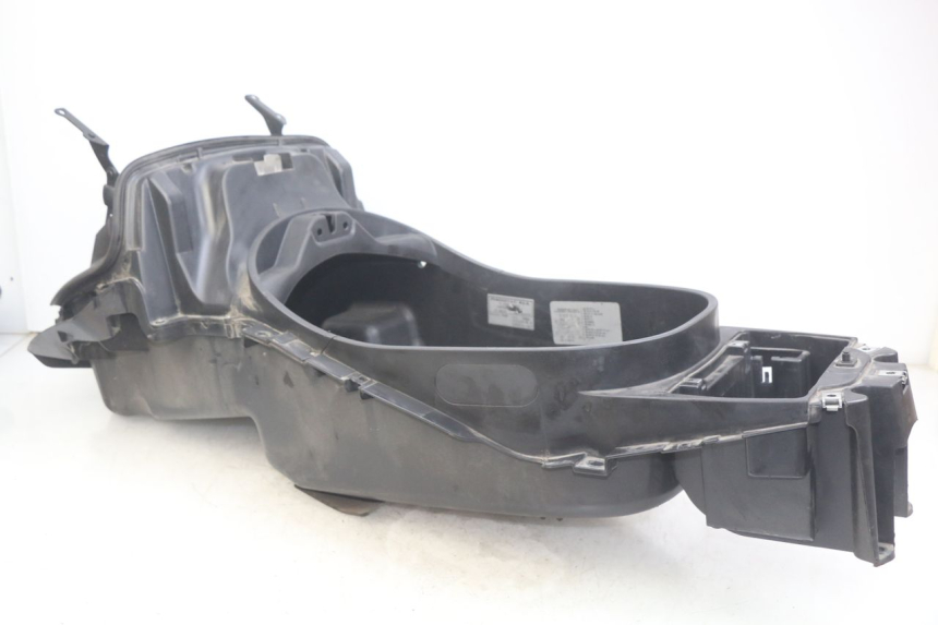 photo de KUFER POD SIEDZENIEM PIAGGIO XEVO - X EVO 125 (2007 - 2017) - Zoom stanu zużycia