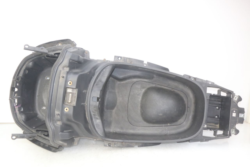 photo de KUFER POD SIEDZENIEM PIAGGIO XEVO - X EVO 125 (2007 - 2017) - Widok główny