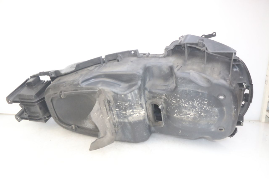 photo de KUFER POD SIEDZENIEM PIAGGIO XEVO - X EVO 125 (2007 - 2017) - Zoom stanu zużycia