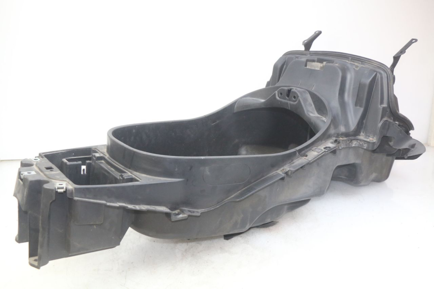 photo de KUFER POD SIEDZENIEM PIAGGIO XEVO - X EVO 125 (2007 - 2017) - Inny kąt widzenia