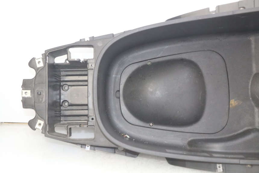 photo de KUFER POD SIEDZENIEM PIAGGIO XEVO - X EVO 125 (2007 - 2017) - Punkty mocowania