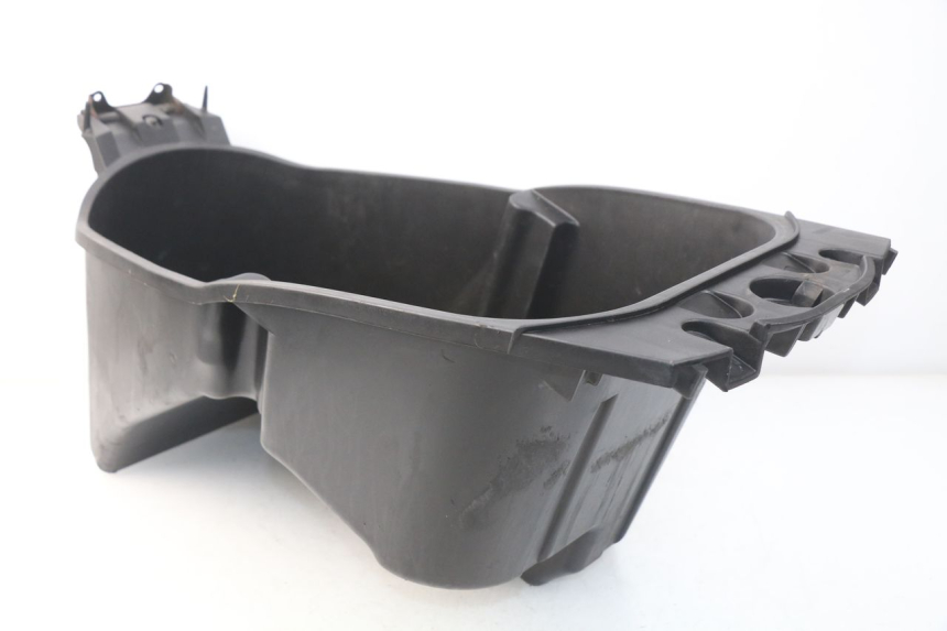 photo de KUFER POD SIEDZENIEM YAMAHA YP MAJESTY 125 (2007 - 2010) - Zbliżenie techniczne