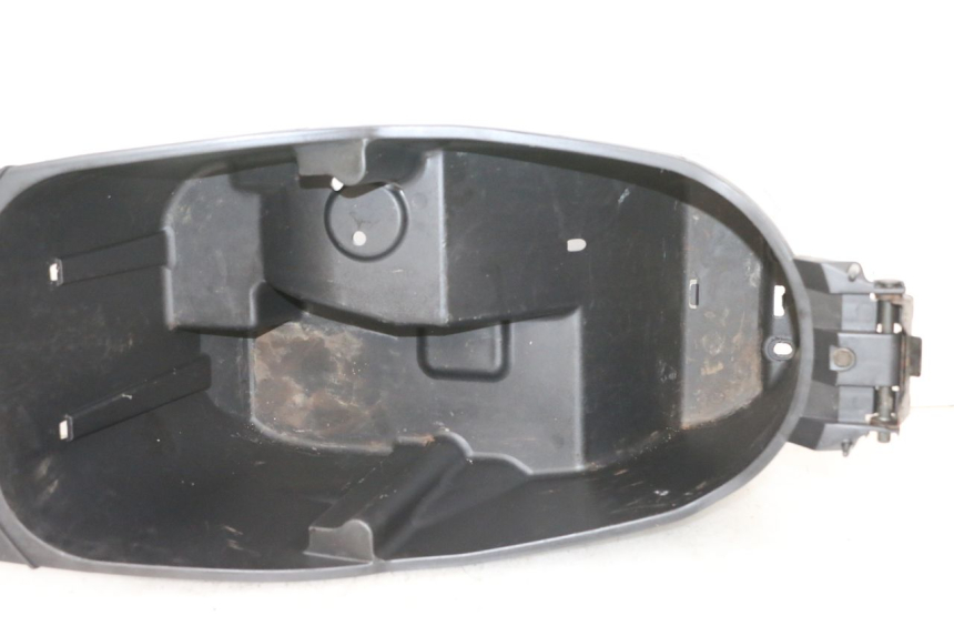 photo de KUFER POD SIEDZENIEM YAMAHA YP MAJESTY 125 (2002 - 2006) - Oznaczenia i referencje