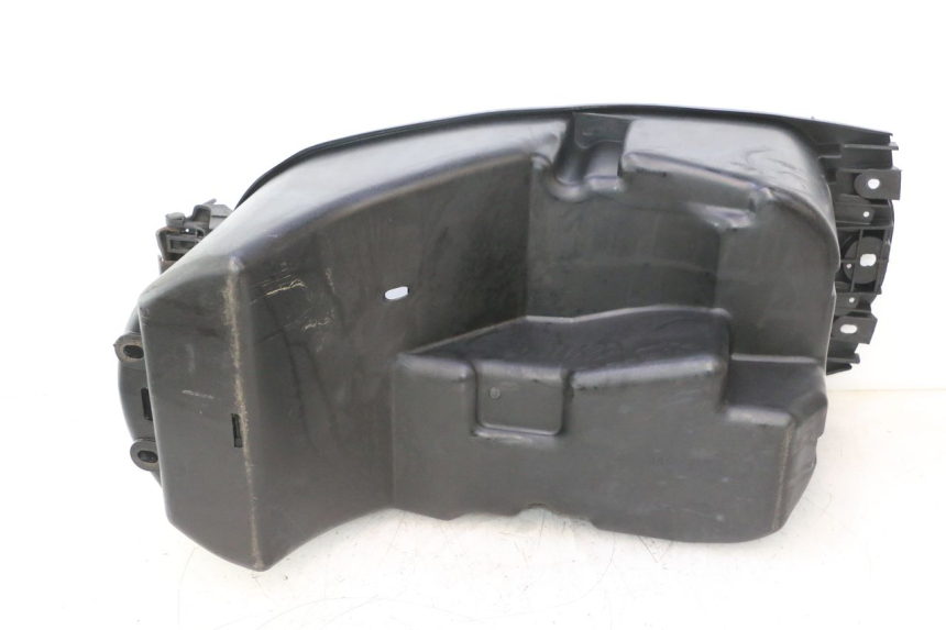 photo de KUFER POD SIEDZENIEM YAMAHA YP MAJESTY 125 (1998 - 2001) - Zoom stanu zużycia