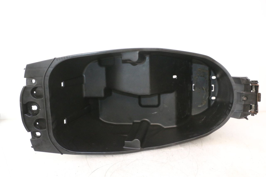 photo de KUFER POD SIEDZENIEM YAMAHA YP MAJESTY 125 (1998 - 2001) - Widok ogólny