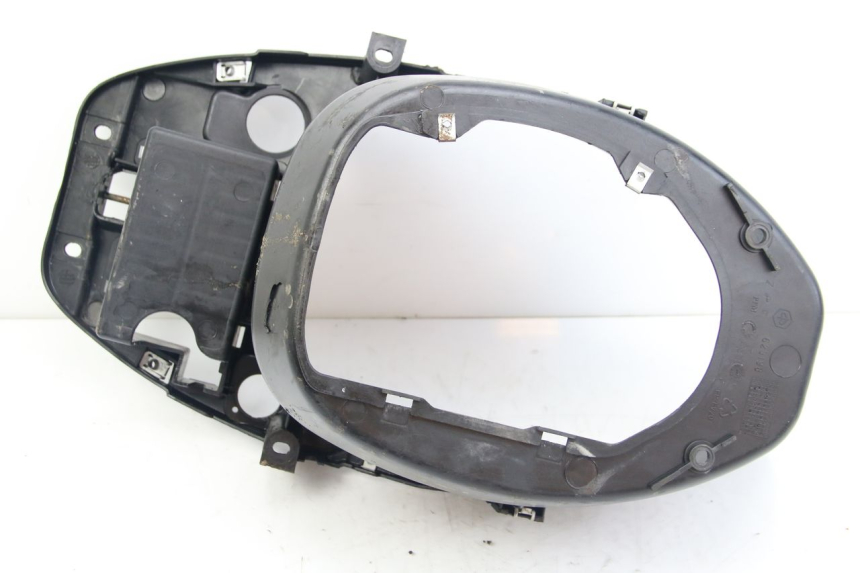 photo de KUFER POD SIEDZENIEM PIAGGIO ZIP 2T 50 (2009 - 2019) - Szczegóły charakterystyczne