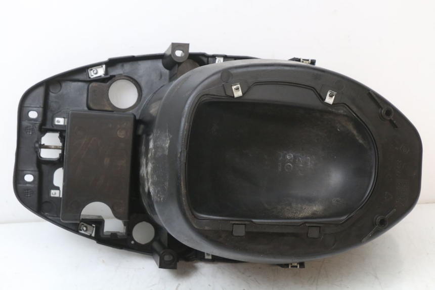 photo de KUFER POD SIEDZENIEM PIAGGIO ZIP 2T 50 (2009 - 2019) - Widok ogólny