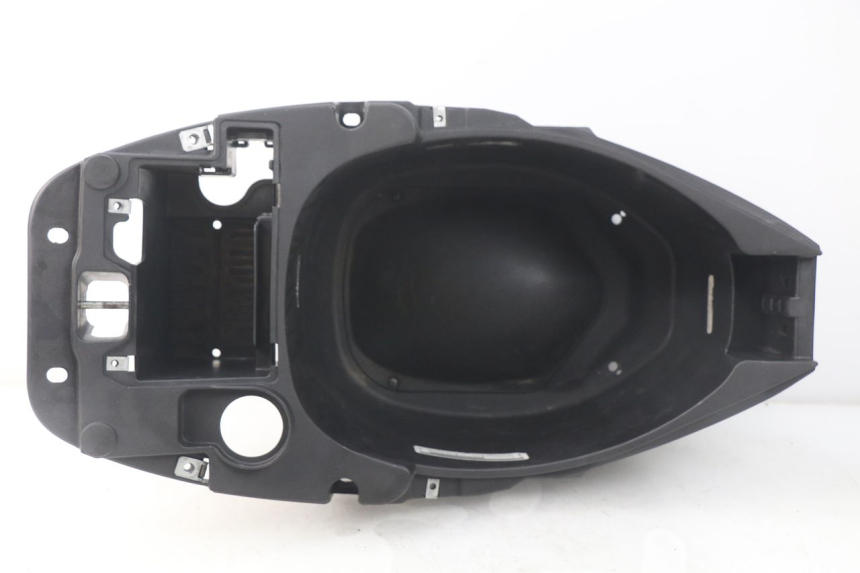 photo de KUFER POD SIEDZENIEM PIAGGIO ZIP 4T 50 (2018 - 2020) - Szczegół części