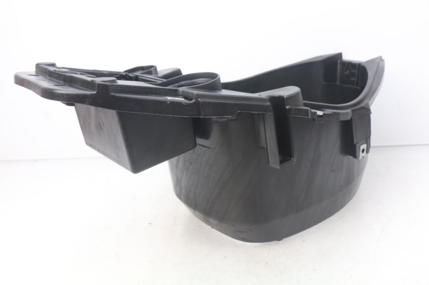 photo de KUFER POD SIEDZENIEM PIAGGIO ZIP 4T 50 (2006 - 2017) - Zbliżenie techniczne