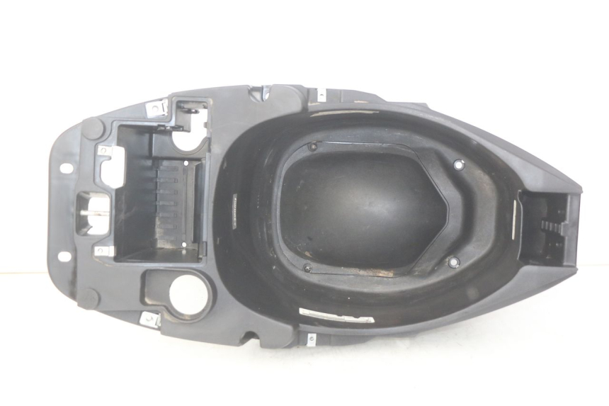 photo de KUFER POD SIEDZENIEM PIAGGIO ZIP 4T 50 (2018 - 2020) - Widok główny