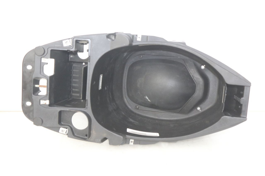 photo de KUFER POD SIEDZENIEM PIAGGIO ZIP 4T 50 (2018 - 2020) - Zbliżenie techniczne