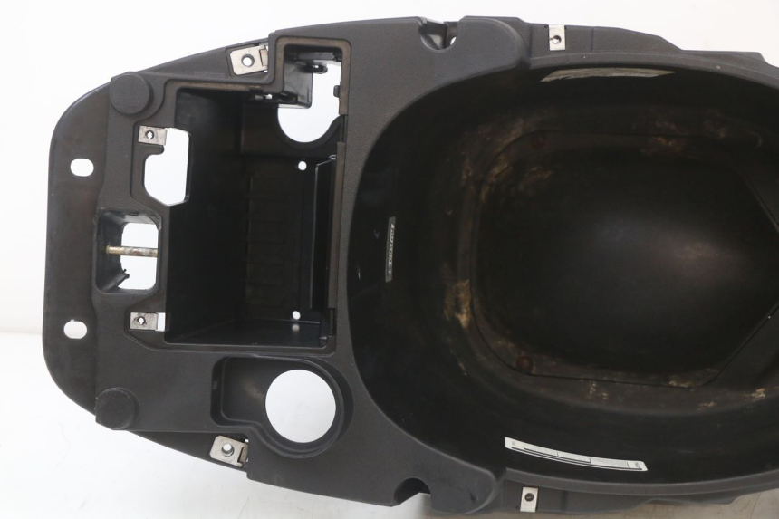 photo de KUFER POD SIEDZENIEM PIAGGIO ZIP 4T 50 (2018 - 2020) - Inny kąt widzenia