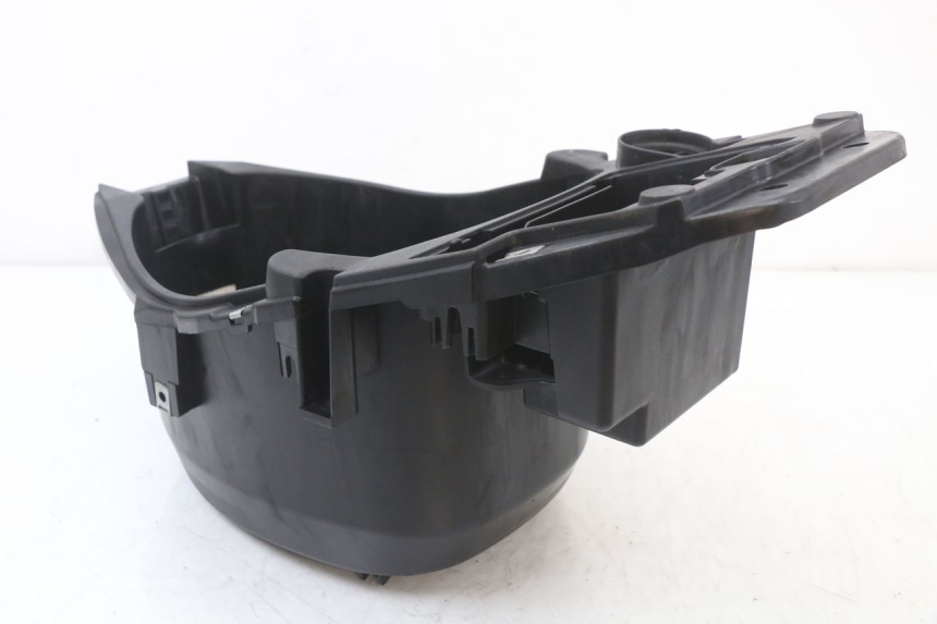 photo de KUFER POD SIEDZENIEM PIAGGIO ZIP 4T 50 (2018 - 2020) - Punkty mocowania