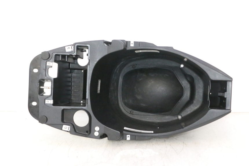 photo de KUFER SIEDZENIOWY PIAGGIO ZIP IGET 4T 50 (2021 - 2023) - Punkty mocowania