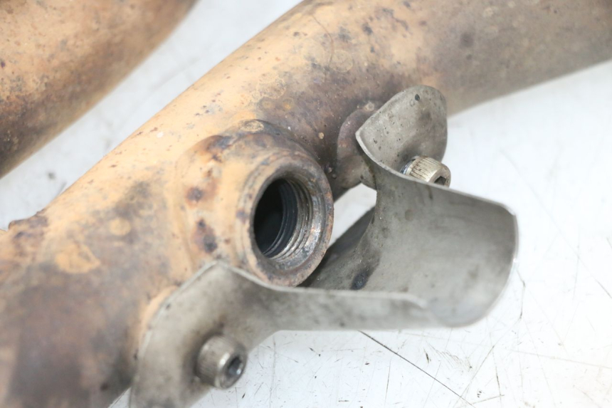 photo de KOLEKTOR YAMAHA TDM ABS 900 (2002 - 2014) - Szczegóły charakterystyczne