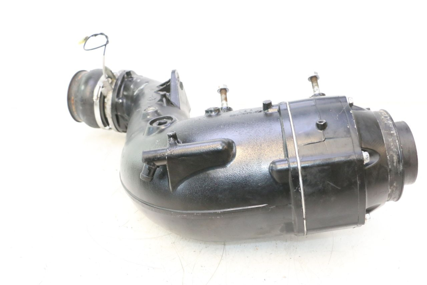 photo de KOLEKTOR YAMAHA WAVE RUNNER GP R 1200 (2000 - 2003) - Widok z bliska