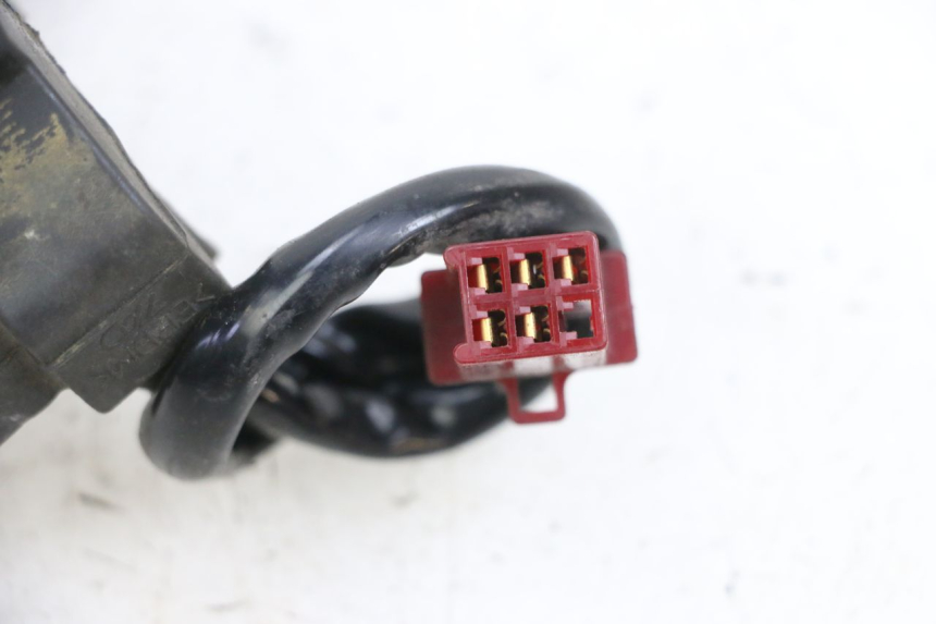 photo de PRZEŁĄCZNIK KIERUNKOWSKAZU MBK FLIPPER 115 (2013 - 2017) - Zoom stanu zużycia