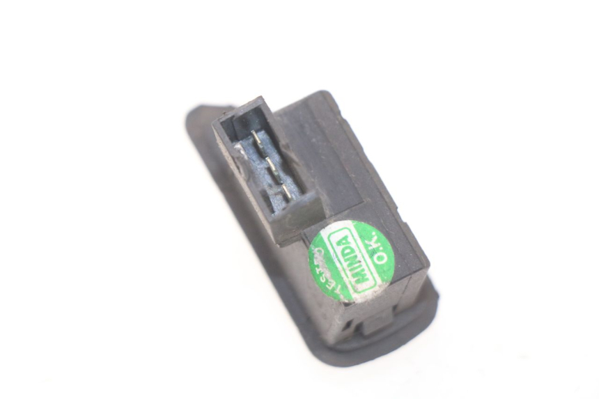 photo de PRZEŁĄCZNIK KIERUNKOWSKAZU PIAGGIO LIBERTY 4T 50 (2004 - 2008) - Zoom stanu zużycia