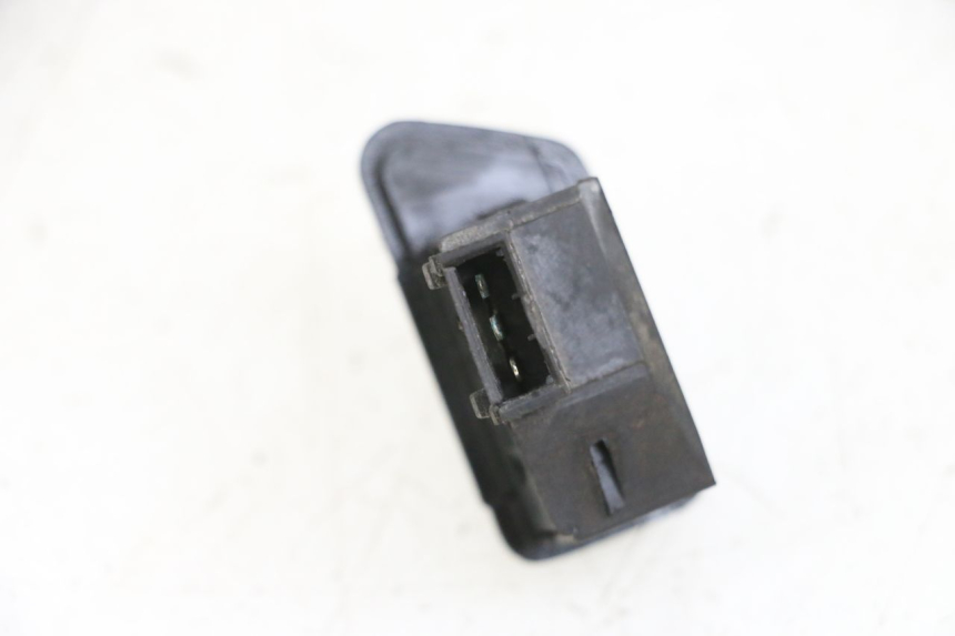 photo de PRZEŁĄCZNIK KIERUNKOWSKAZU KYMCO LIKE 125 (2009 - 2016) - Zoom stanu zużycia