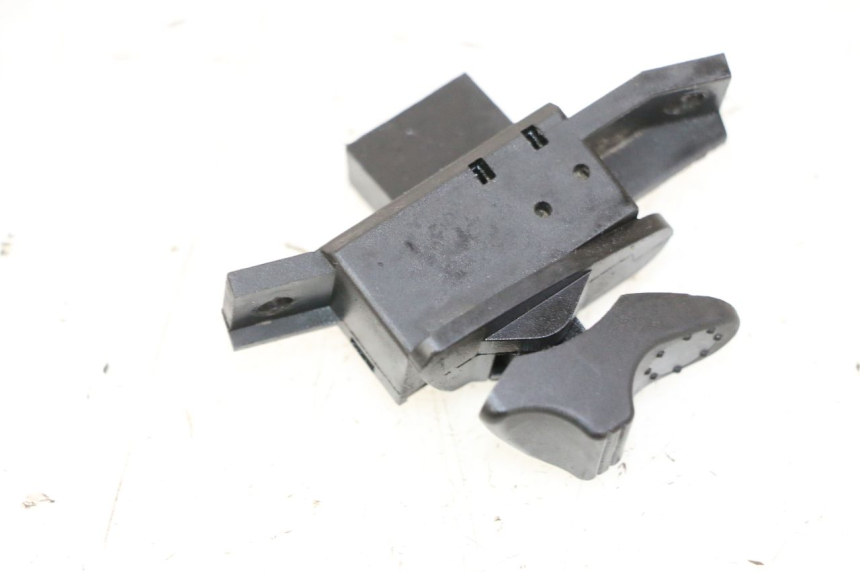 photo de PRZEŁĄCZNIK KIERUNKOWSKAZU PIAGGIO LXV 4T 50 (2009 - 2013) - Szczegół części