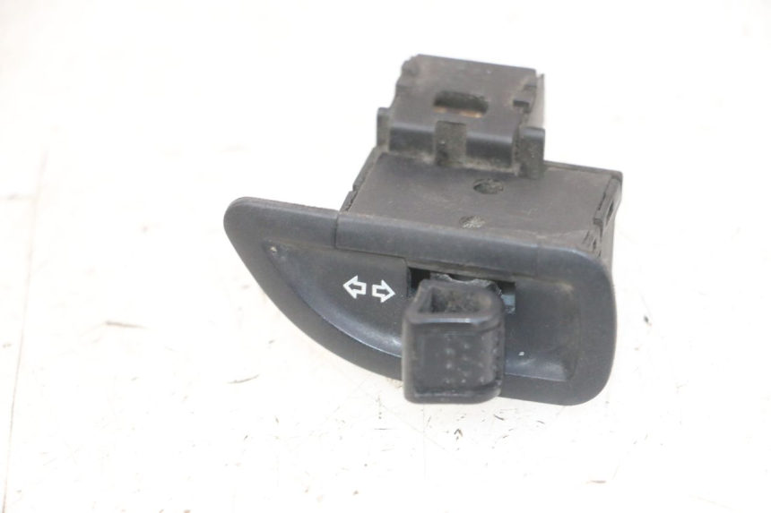 photo de PRZEŁĄCZNIK KIERUNKOWSKAZU PIAGGIO MP3 LT 300 (2010 - 2016) - Widok główny