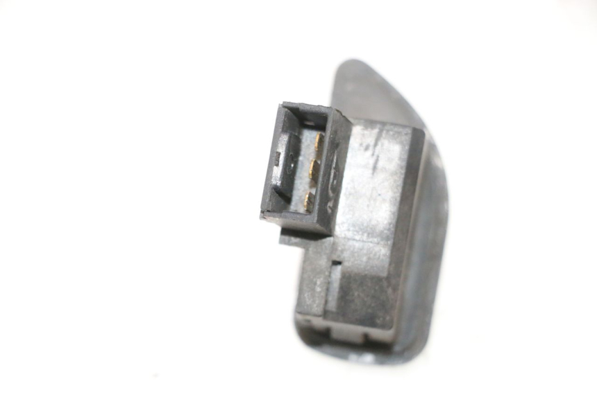 photo de PRZEŁĄCZNIK KIERUNKOWSKAZU PIAGGIO MP3 500 (2011 - 2015) - Zoom stanu zużycia