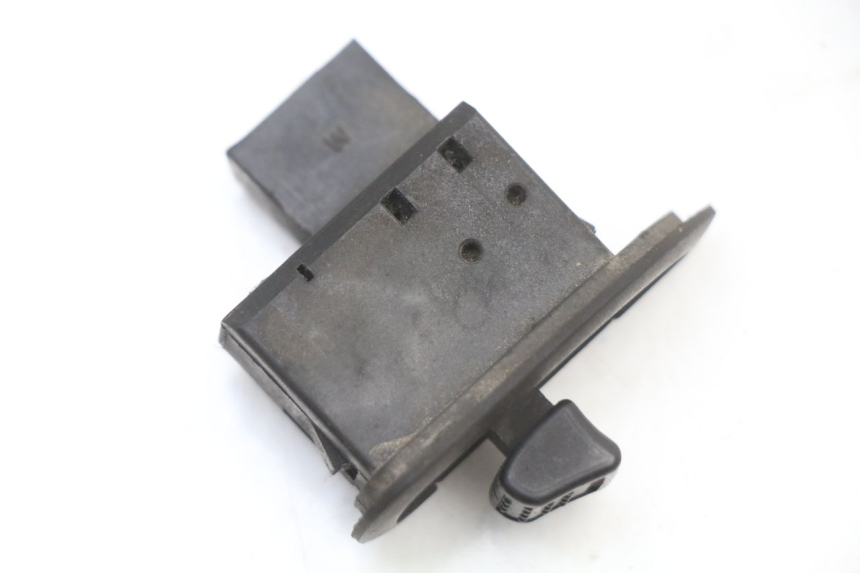 photo de PRZEŁĄCZNIK KIERUNKOWSKAZU PIAGGIO NEW TYPHOON 50 (2018 - 2021) - Inny kąt widzenia