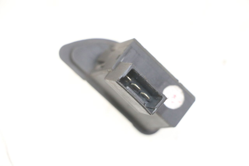 photo de PRZEŁĄCZNIK KIERUNKOWSKAZU PIAGGIO NEW TYPHOON 50 (2018 - 2021) - Zoom stanu zużycia