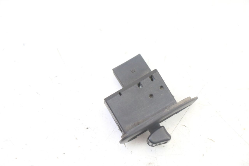 photo de PRZEŁĄCZNIK KIERUNKOWSKAZU PIAGGIO NRG POWER PUREJET 50 (2018 - 2021) - Zoom stanu zużycia