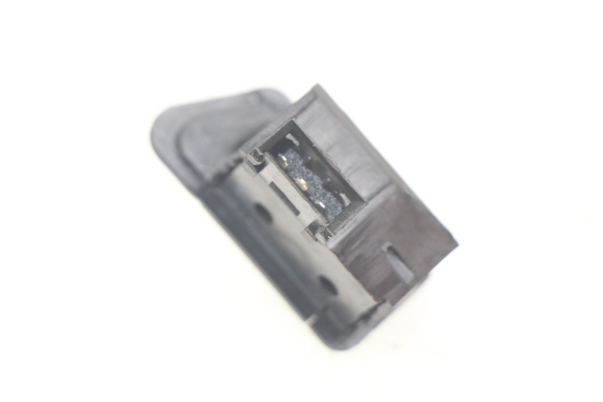 photo de PRZEŁĄCZNIK KIERUNKOWSKAZU SYM ORBIT III 3 4T 50 (2018 - 2021) - Zoom stanu zużycia