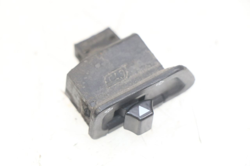 photo de PRZEŁĄCZNIK KIERUNKOWSKAZU SYM ORBIT III 3 4T 50 (2021 - 2025) - Szczegół części