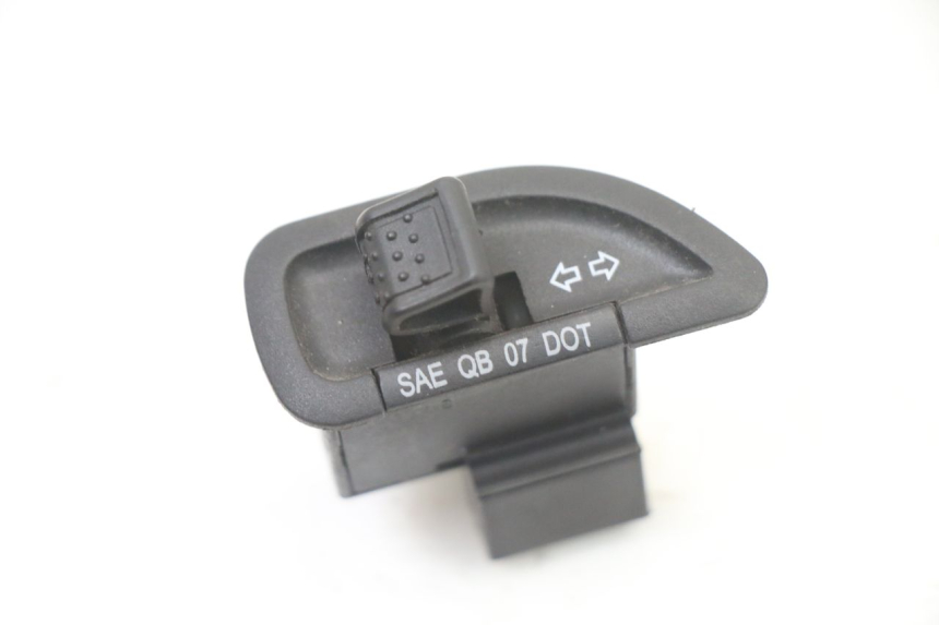 photo de PRZEŁĄCZNIK KIERUNKOWSKAZU PIAGGIO NRG POWER PUREJET 50 (2018 - 2021) - Widok główny