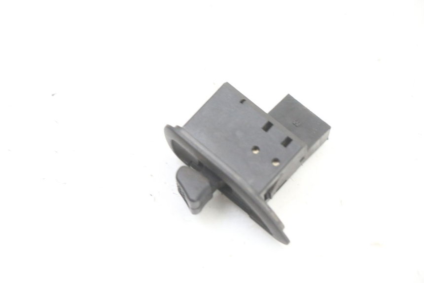 photo de PRZEŁĄCZNIK KIERUNKOWSKAZU PIAGGIO NRG POWER PUREJET 50 (2018 - 2021) - Inny kąt widzenia