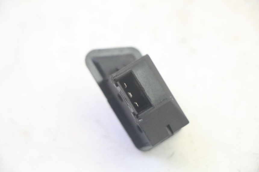 photo de PRZEŁĄCZNIK KIERUNKOWSKAZU JM MOTORS SANTANA EVO 50 (2024 - 2026) - Inny kąt widzenia