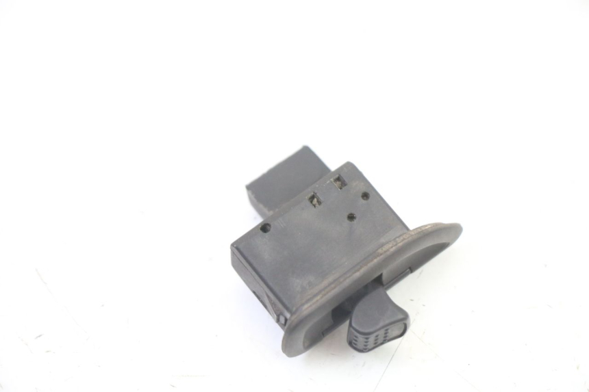 photo de PRZEŁĄCZNIK KIERUNKOWSKAZU PIAGGIO SUPER LX 125 (2000 - 2003) - Zoom stanu zużycia