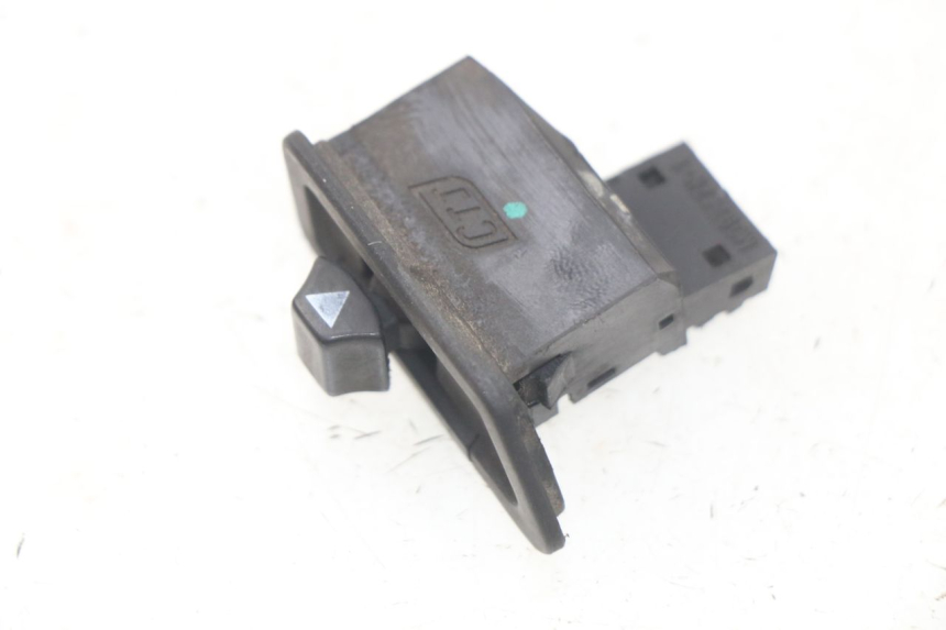 photo de PRZEŁĄCZNIK KIERUNKOWSKAZU SYM SYMPHONY 50 (2009 - 2015) - Zoom stanu zużycia