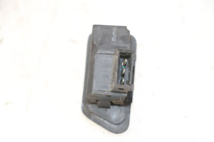 photo de PRZEŁĄCZNIK KIERUNKOWSKAZU PEUGEOT TWEET 4T 50 (2018 - 2022) - Zoom stanu zużycia