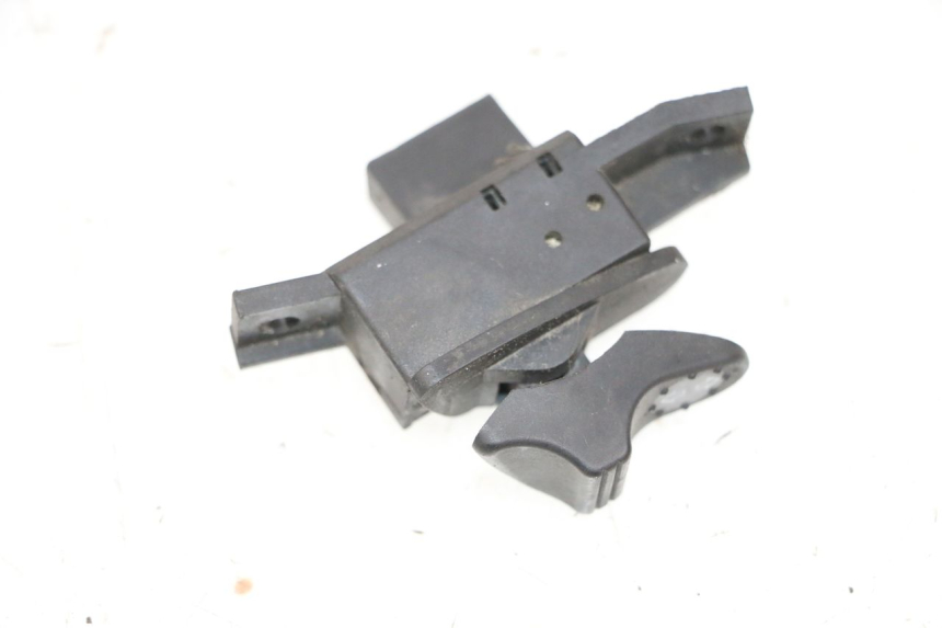 photo de PRZEŁĄCZNIK KIERUNKOWSKAZU PIAGGIO VESPA GTS SUPER IE 125 (2009 - 2016) - Szczegół części