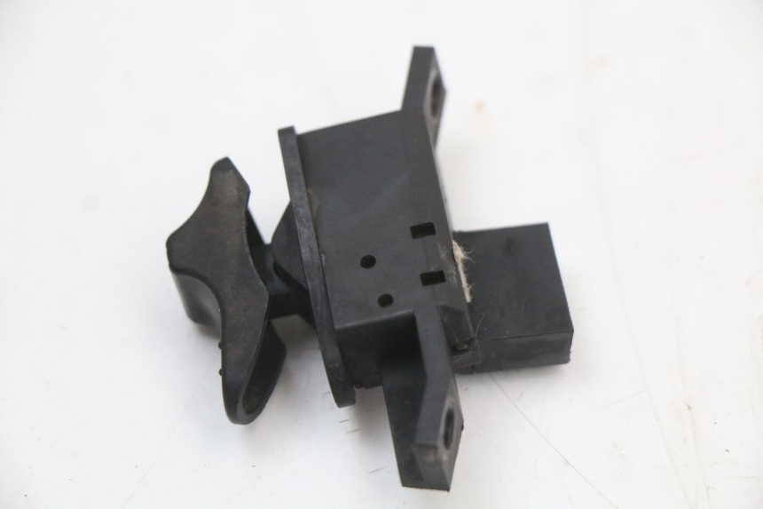 photo de PRZEŁĄCZNIK KIERUNKOWSKAZU PIAGGIO VESPA S 2T 50 (2007 - 2014) - Zoom stanu zużycia