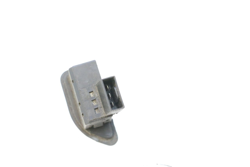 photo de PRZEŁĄCZNIK KIERUNKOWSKAZU PIAGGIO ZIP 4T 50 (2018 - 2020) - Zoom stanu zużycia