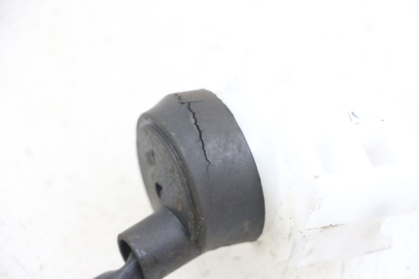 photo de PRZEŁĄCZNIK ZAPŁONU I STOPU SILNIKA SYM CROX 4T 50 (2016 - 2023) - Zoom stanu zużycia